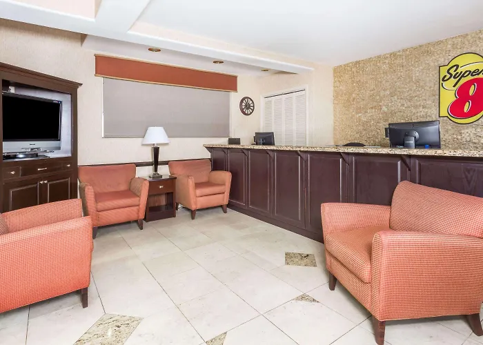 Super 8 By Wyndham Downtown Phoenix