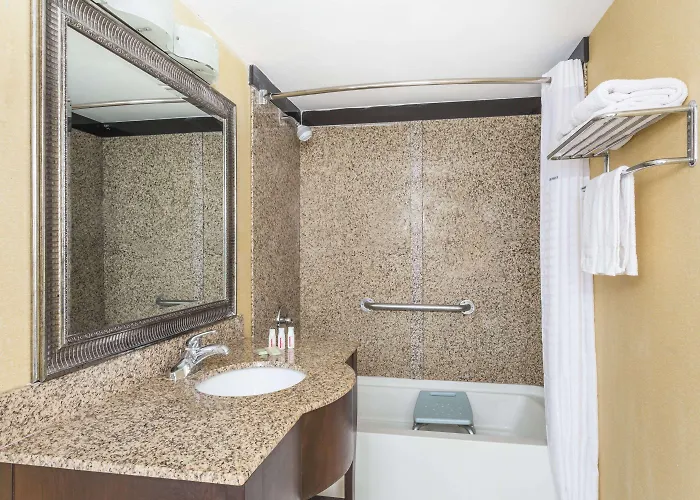 Super 8 By Wyndham Downtown 3*