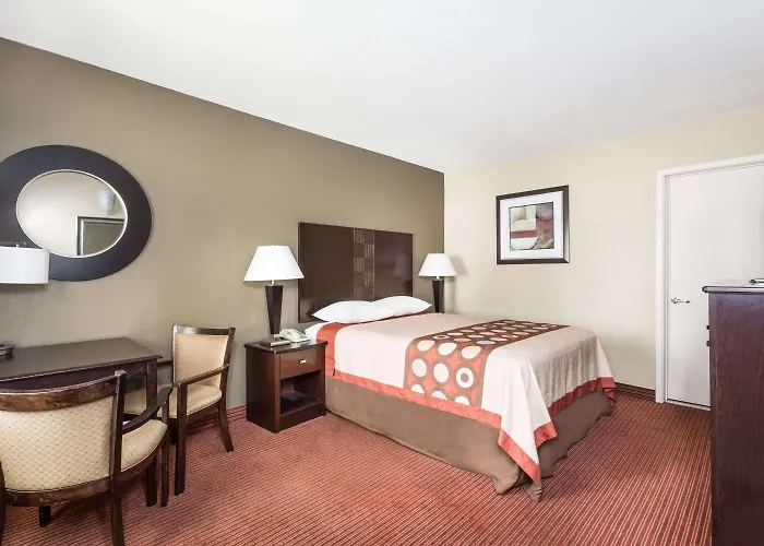 Hotel Super 8 By Wyndham Downtown Phoenix