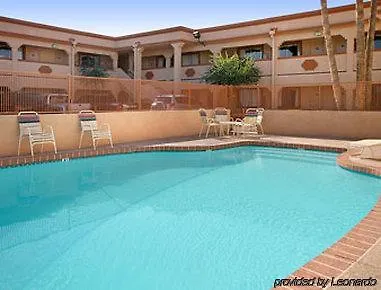 Hotel Super 8 By Wyndham Downtown